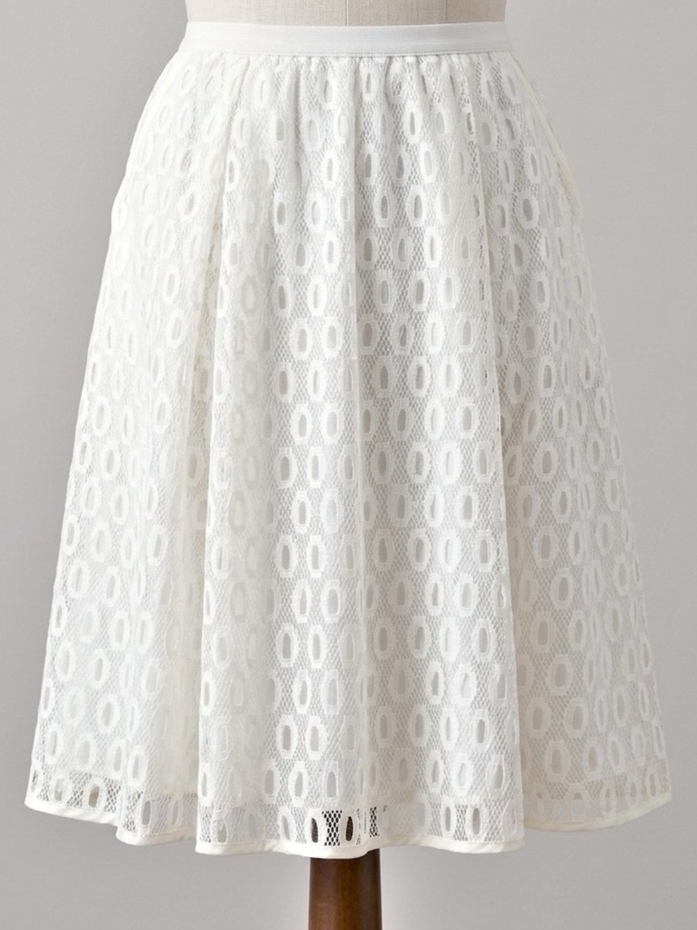 Anthropologie Maeve Lawn Party Skirt With Pockets White A-Line Eyelet Size 4 - Picture 1 of 12